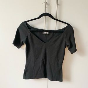 Reformation V-Neck Black Short Sleeve Tee Small